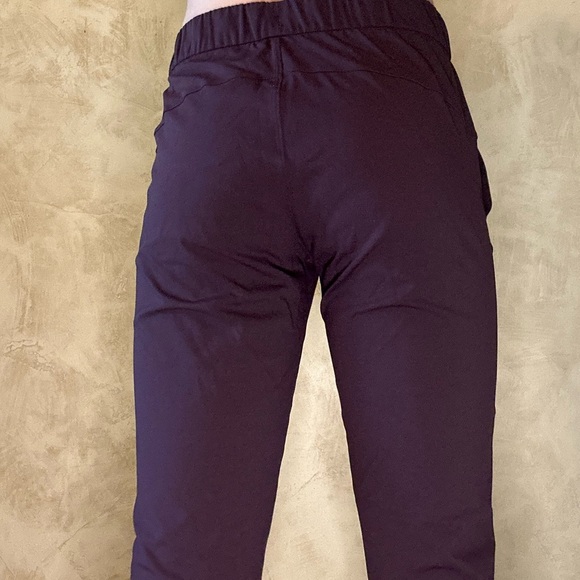 Lululemon On the Fly Pants - Picture 10 of 15